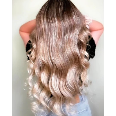 Szőkítés: KINBLOND szőkítőpor 20 vol oxival, hajfesték: KINCREM™ Color 10.21 10 vol oxival (1+2 arányban)