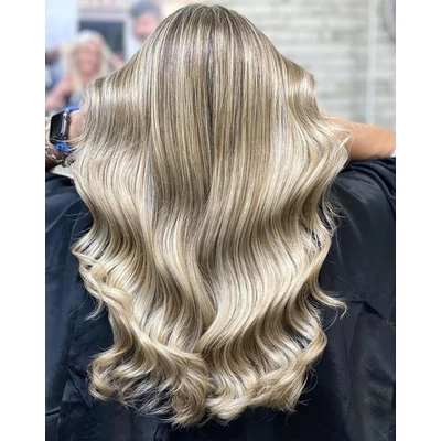 Kinblond szőkítőpor 10 vol + Kinessences Color 10.21